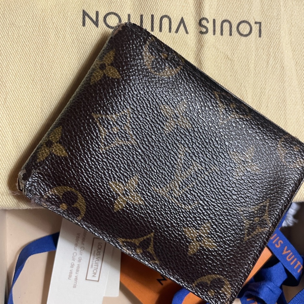 Louis Vuitton vintage Monogram Wallet MEN - wear and tears - Authentic .